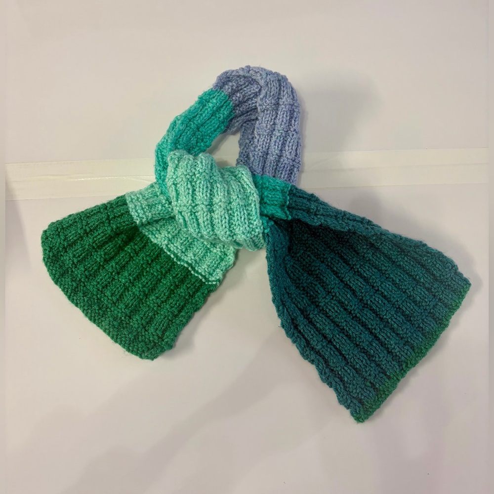 Colorblock Knit Scarf - Picture 3 of 3